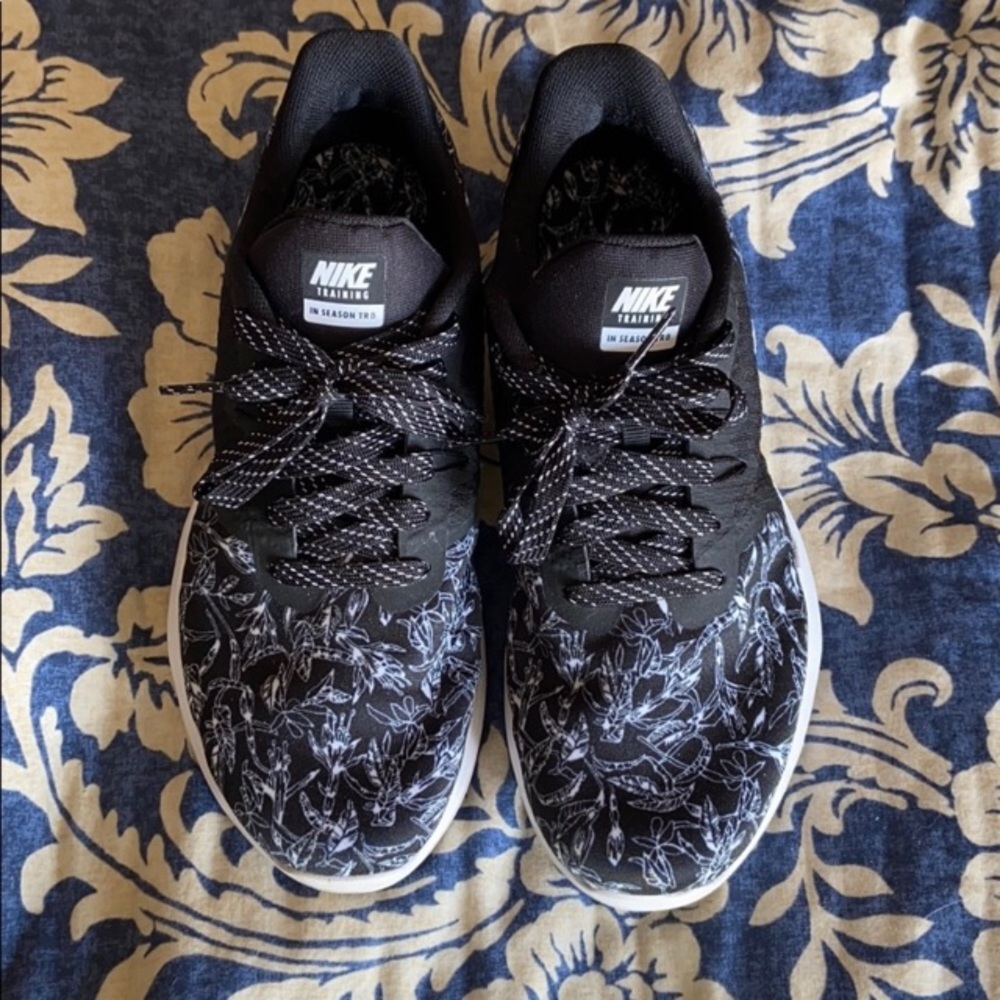 Nike TR8